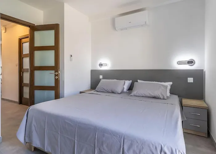 Velvet Noir By Solea *