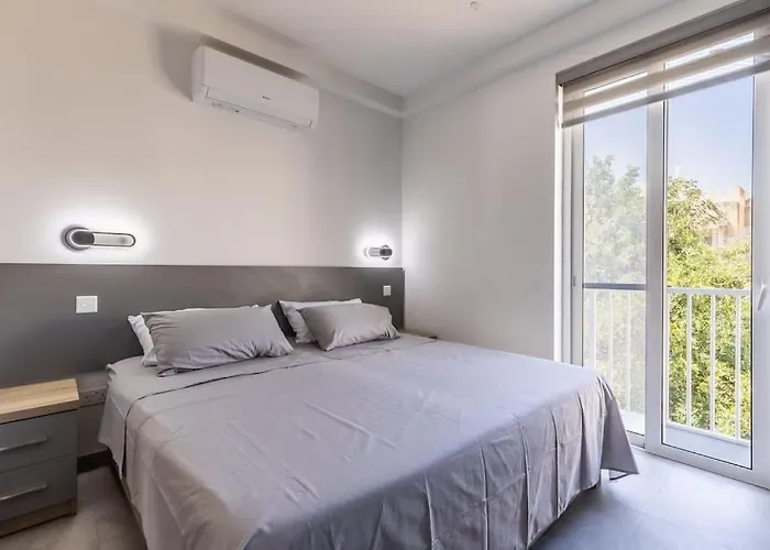 Velvet Noir By Solea *